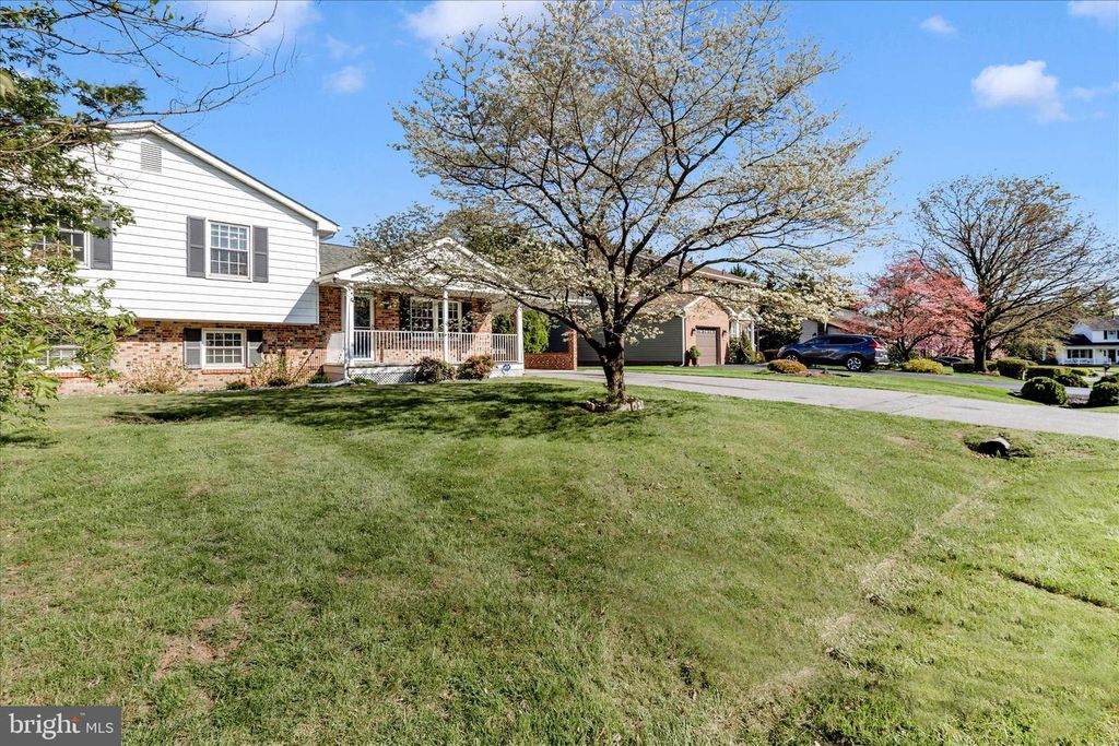 Image 40 of property listing at 8211 WINTER SNOW CT, Frederick, MD 21702