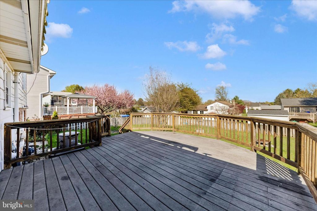 Image 50 of property listing at 8211 WINTER SNOW CT, Frederick, MD 21702