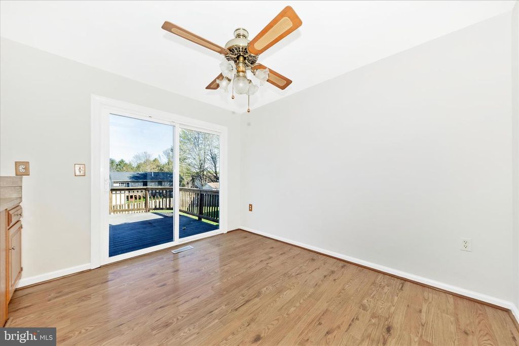 Image 8 of property listing at 8211 WINTER SNOW CT, Frederick, MD 21702