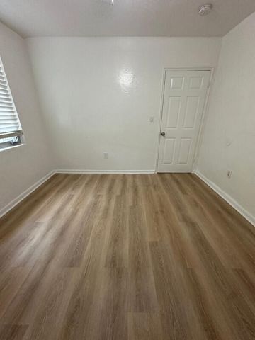 3631 Thomas Avenue 4, Miami, FL 33133