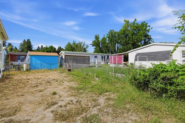 4112 E Center Rd, Mead, WA 99201
