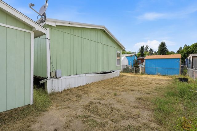 4112 E Center Rd, Mead, WA 99201