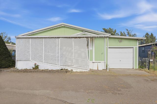 4112 E Center Rd, Mead, WA 99201