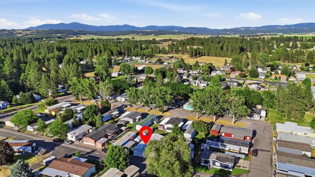4112 E Center Rd, Mead, WA 99201
