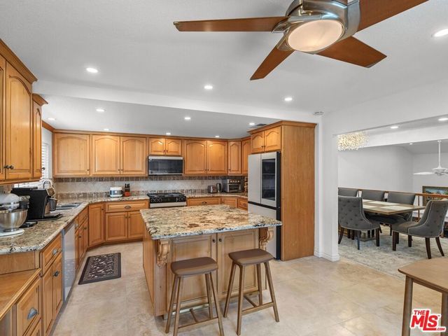 7825 Seaglen Drive, Huntington Beach, CA 92648