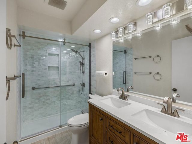 7825 Seaglen Drive, Huntington Beach, CA 92648