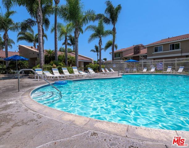 7825 Seaglen Drive, Huntington Beach, CA 92648