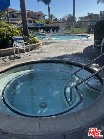 7825 Seaglen Drive, Huntington Beach, CA 92648