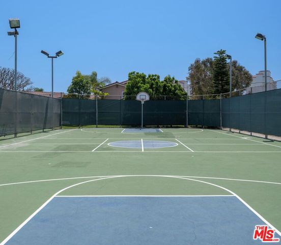 7825 Seaglen Drive, Huntington Beach, CA 92648