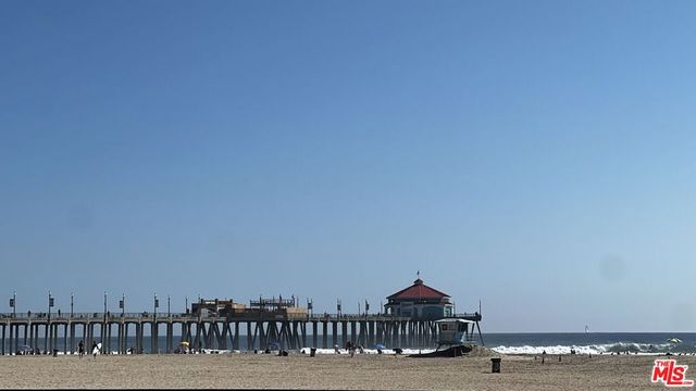 7825 Seaglen Drive, Huntington Beach, CA 92648