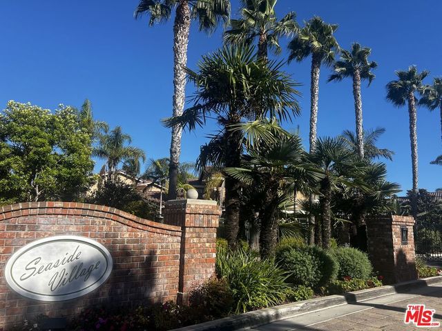 7825 Seaglen Drive, Huntington Beach, CA 92648
