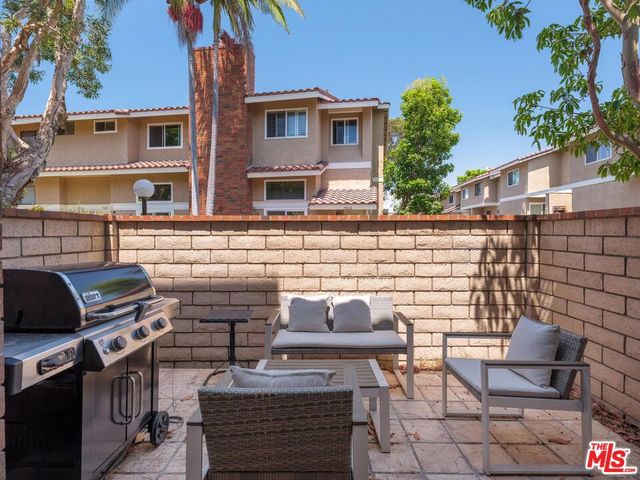 7825 Seaglen Drive, Huntington Beach, CA 92648
