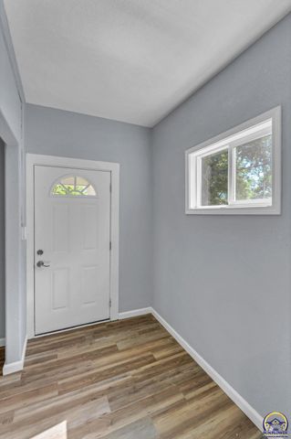 1315 SW 11th ST, Topeka, KS 66604