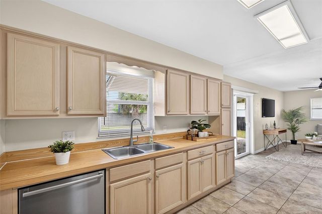 1036 MANCHESTER CIRCLE, Winter Park, FL 32792