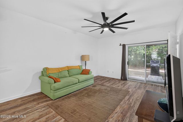 719 Bragg Drive Apt B, Wilmington, NC 28412