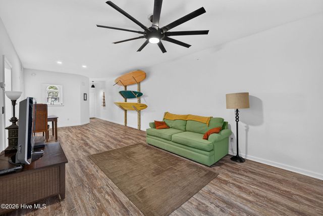 719 Bragg Drive Apt B, Wilmington, NC 28412