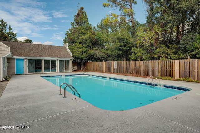 719 Bragg Drive Apt B, Wilmington, NC 28412