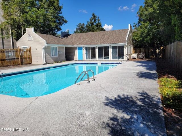 719 Bragg Drive Apt B, Wilmington, NC 28412