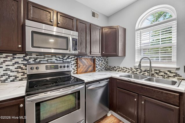 719 Bragg Drive Apt B, Wilmington, NC 28412