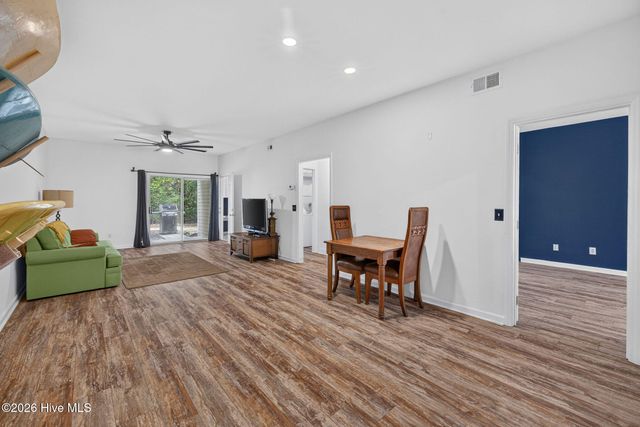 719 Bragg Drive Apt B, Wilmington, NC 28412