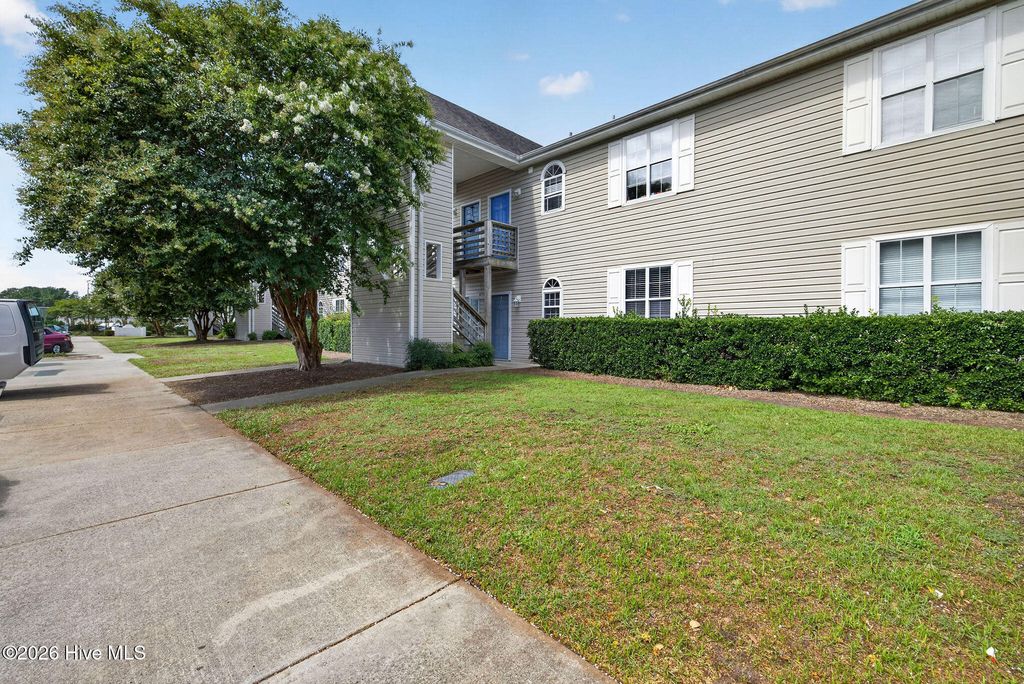 719 Bragg Drive Apt B, Wilmington, NC 28412