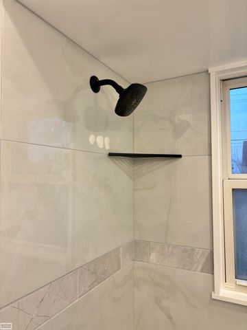 376 W Rowland Avenue, Madison Heights, MI 48071