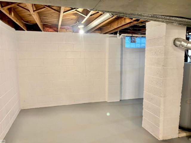 376 W Rowland Avenue, Madison Heights, MI 48071