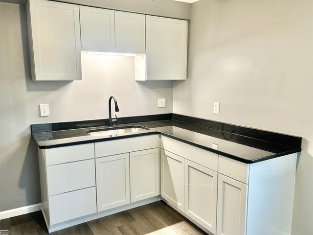 376 W Rowland Avenue, Madison Heights, MI 48071