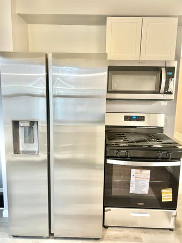 376 W Rowland Avenue, Madison Heights, MI 48071