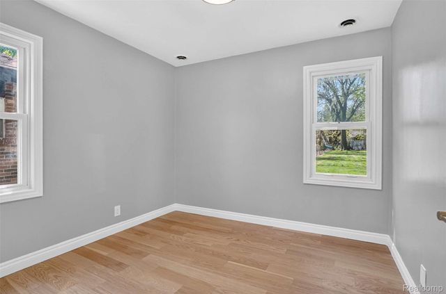 22606 Liberty Street, St. Clair Shores, MI 48080