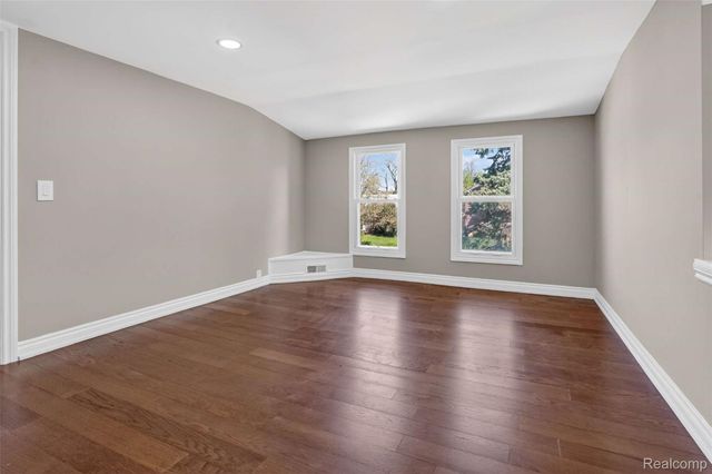 22606 Liberty Street, St. Clair Shores, MI 48080