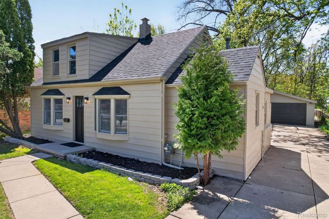 22606 Liberty Street, St. Clair Shores, MI 48080