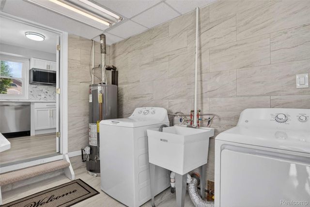 22606 Liberty Street, St. Clair Shores, MI 48080