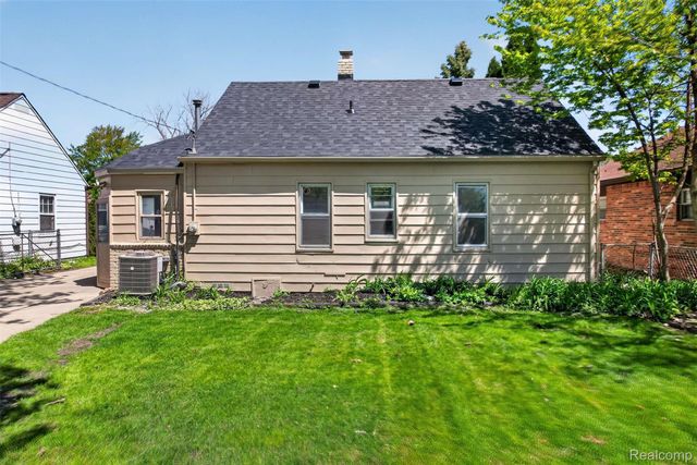 22606 Liberty Street, St. Clair Shores, MI 48080