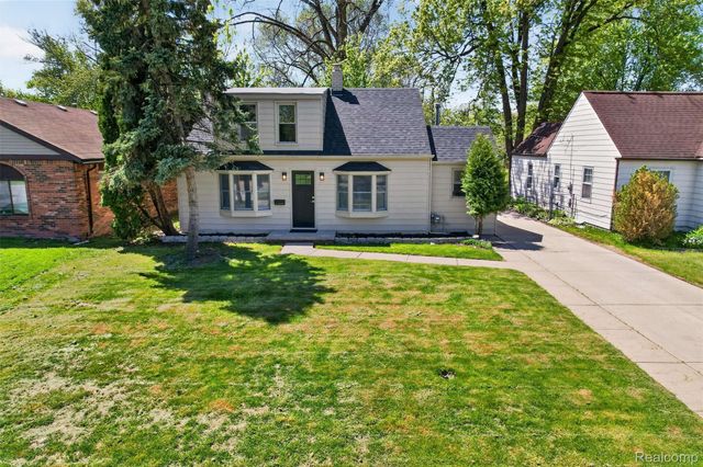 22606 Liberty Street, St. Clair Shores, MI 48080