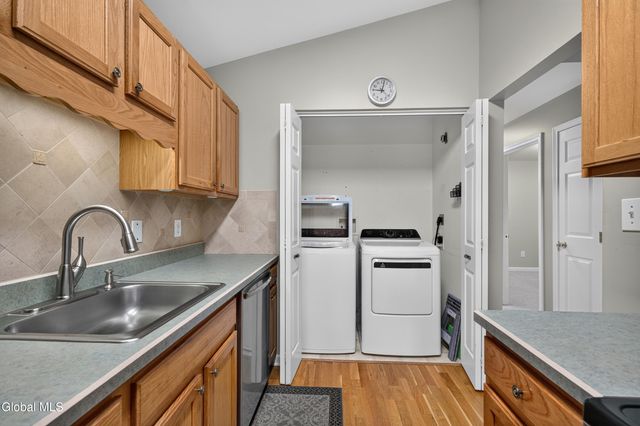 1200 Hillside Avenue APT 702, Niskayuna, NY 12309