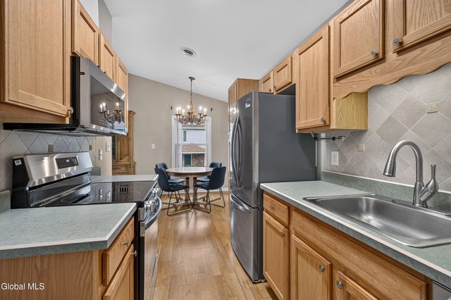 1200 Hillside Avenue APT 702, Niskayuna, NY 12309