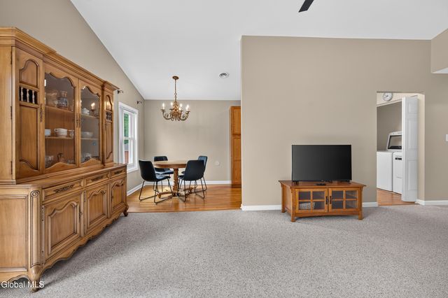 1200 Hillside Avenue APT 702, Niskayuna, NY 12309