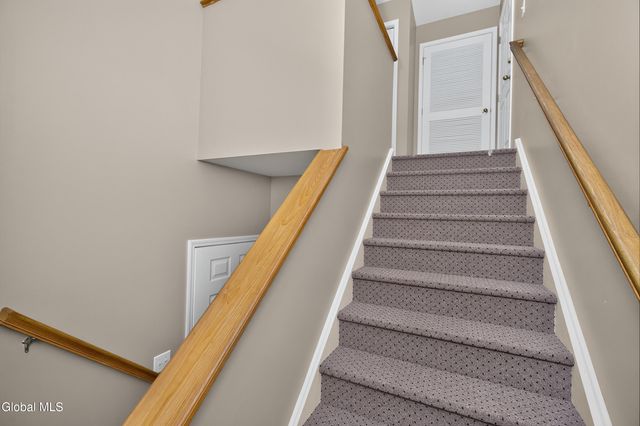 1200 Hillside Avenue APT 702, Niskayuna, NY 12309