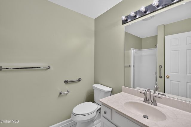 1200 Hillside Avenue APT 702, Niskayuna, NY 12309