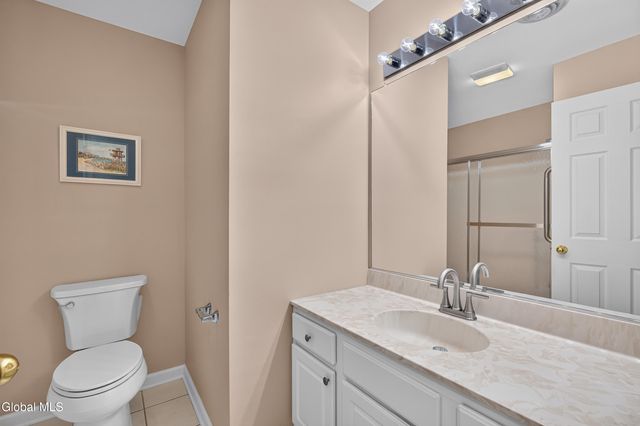 1200 Hillside Avenue APT 702, Niskayuna, NY 12309