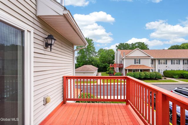 1200 Hillside Avenue APT 702, Niskayuna, NY 12309
