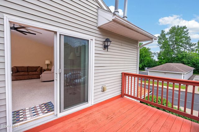 1200 Hillside Avenue APT 702, Niskayuna, NY 12309