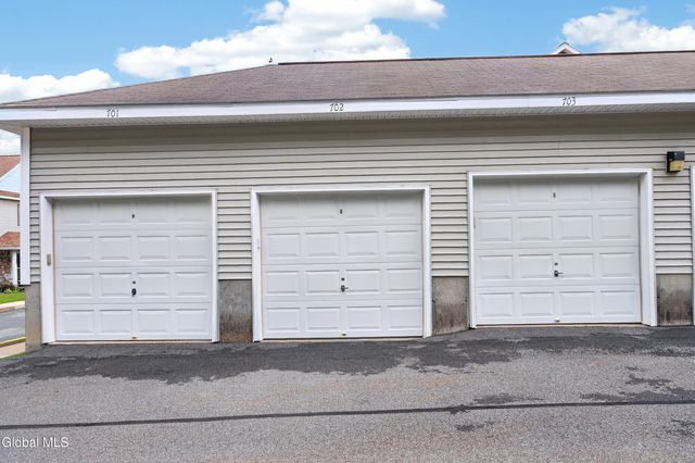 1200 Hillside Avenue APT 702, Niskayuna, NY 12309