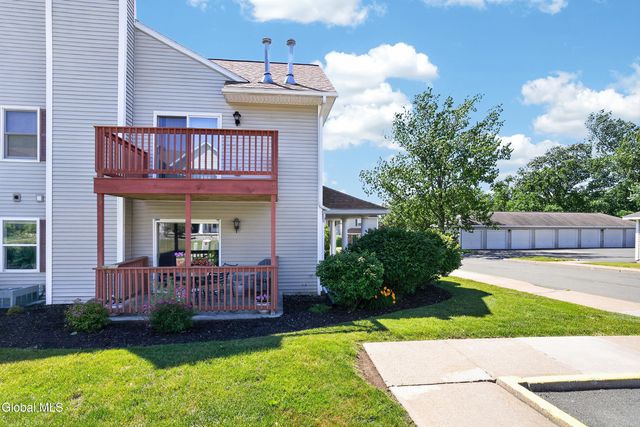 1200 Hillside Avenue APT 702, Niskayuna, NY 12309