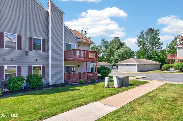 1200 Hillside Avenue APT 702, Niskayuna, NY 12309