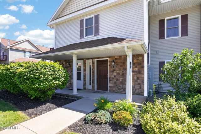 1200 Hillside Avenue APT 702, Niskayuna, NY 12309