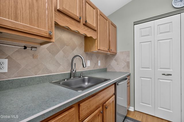 1200 Hillside Avenue APT 702, Niskayuna, NY 12309
