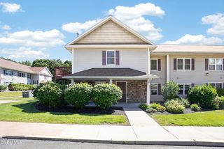 1200 Hillside Avenue APT 702, Niskayuna, NY 12309
