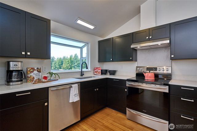 31925 36th Avenue SW, Federal Way, WA 98023
